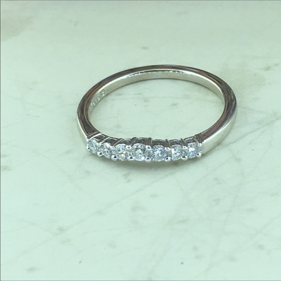 Ladies 14k White Gold VS Quality Diamonds Band - Picture 3 of 6